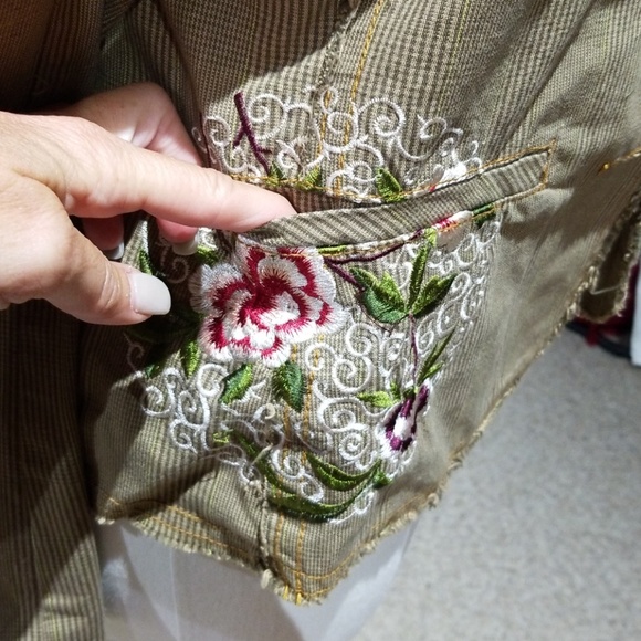 Inspirational embroidered jacket - Picture 5 of 6